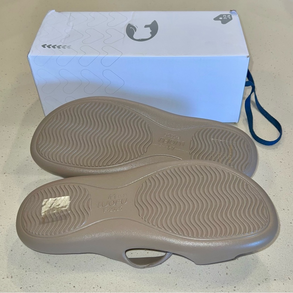 Women's Tan Sandals Size 9.5 NWT - Picture 4 of 6